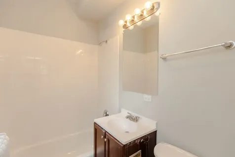 431 East Oakwood Boulevard Chicago IL 60653