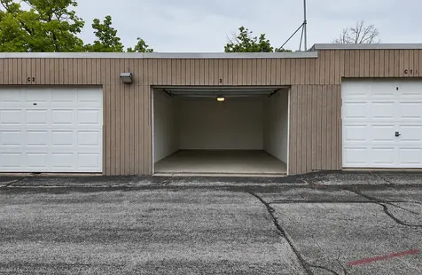 5 East Carriageway Drive Hazel Crest IL 60429