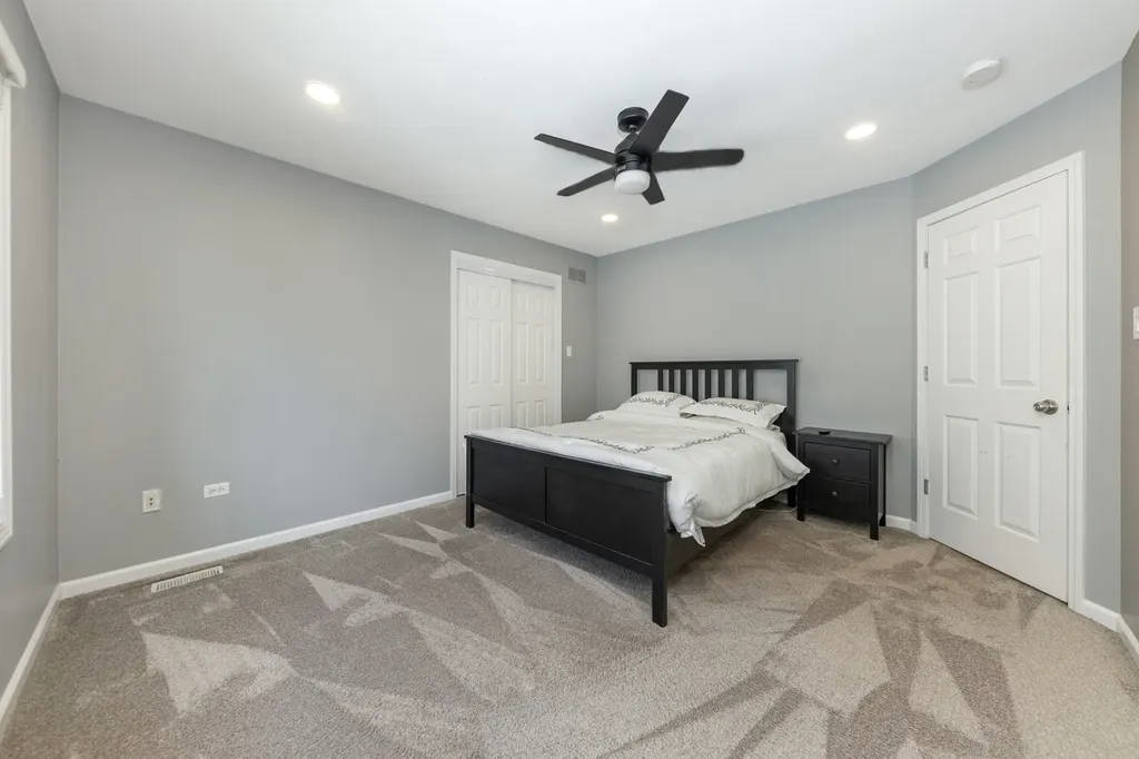 2308 Hillsboro Lane Naperville IL 60564