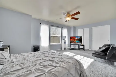 711 Blossom Court Oswego IL 60543
