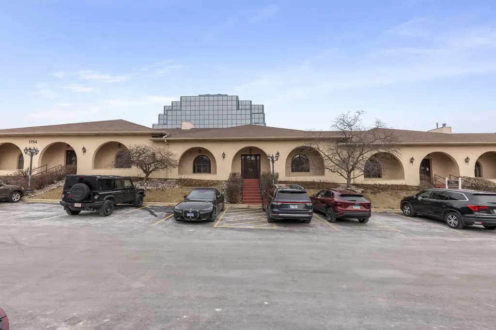 1754 North Washington Street Naperville IL 60563