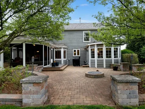 17945 West Pond Ridge Circle Gurnee IL 60031