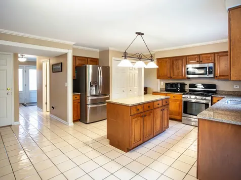 17945 West Pond Ridge Circle Gurnee IL 60031