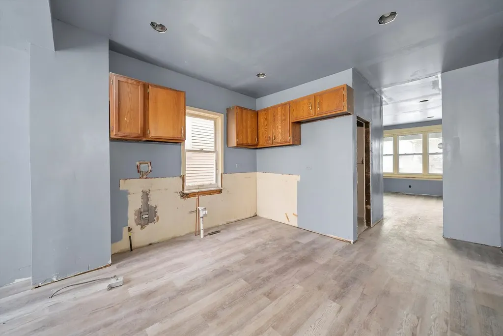 8545 South Saginaw Avenue Chicago IL 60617