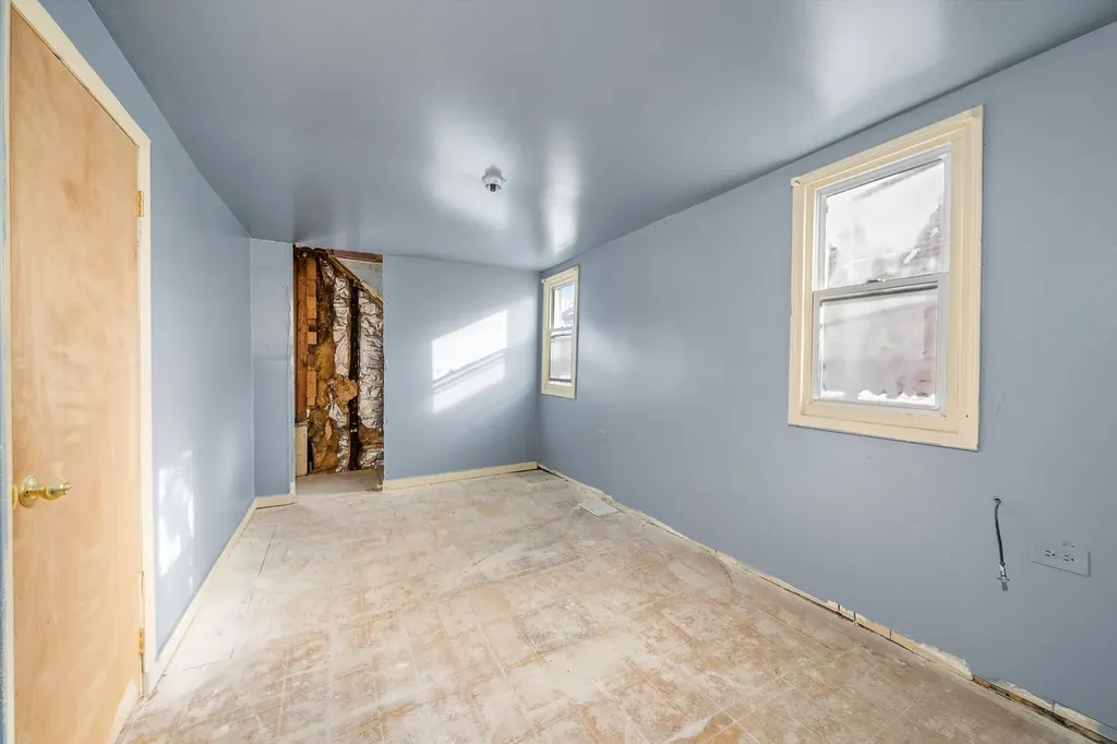 8545 South Saginaw Avenue Chicago IL 60617