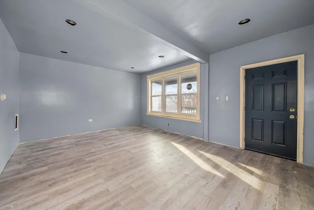 8545 South Saginaw Avenue Chicago IL 60617