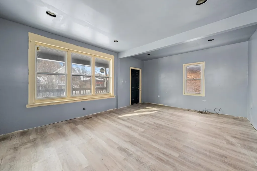 8545 South Saginaw Avenue Chicago IL 60617