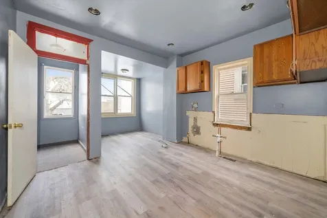 8545 South Saginaw Avenue Chicago IL 60617