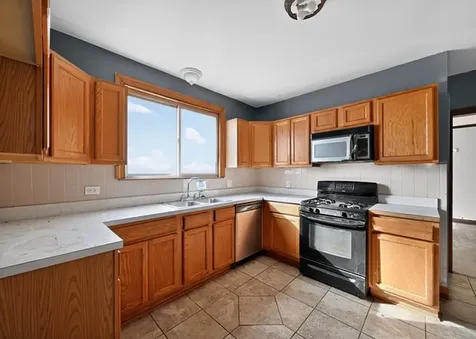 833 South 21st Avenue Maywood IL 60153