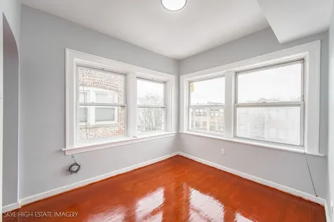 6720 South Paxton Avenue Chicago IL 60649