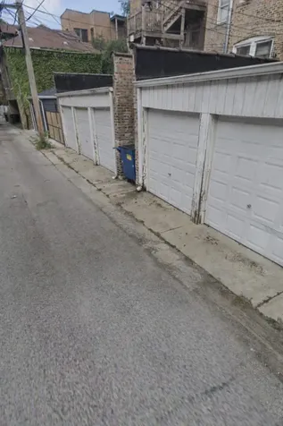6720 South Paxton Avenue Chicago IL 60649