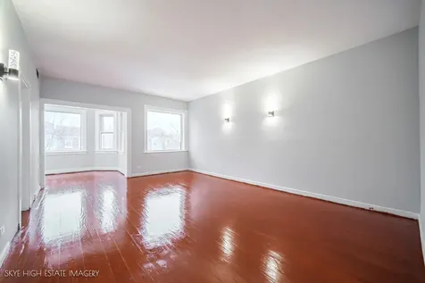 6720 South Paxton Avenue Chicago IL 60649