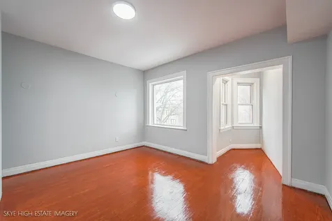 6720 South Paxton Avenue Chicago IL 60649