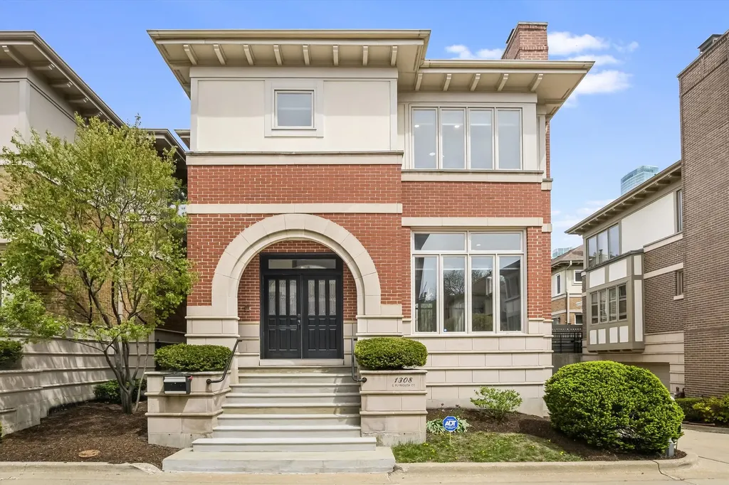 1308 South Plymouth Court Chicago IL 60605