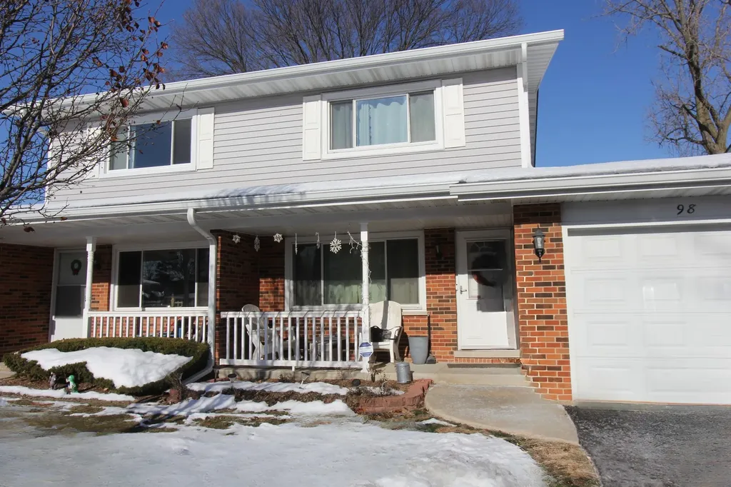 98 Wiltshire Court Schaumburg IL 60193
