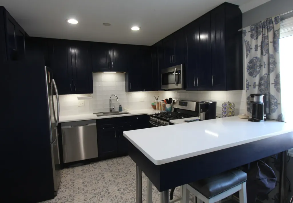 98 Wiltshire Court Schaumburg IL 60193