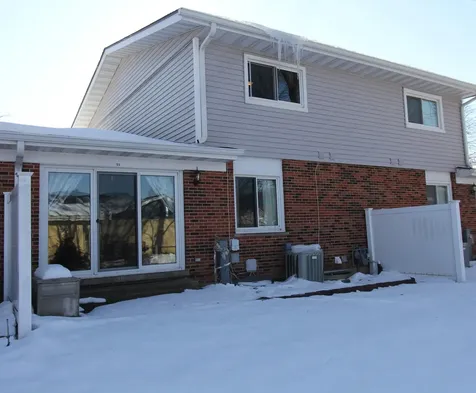 98 Wiltshire Court Schaumburg IL 60193