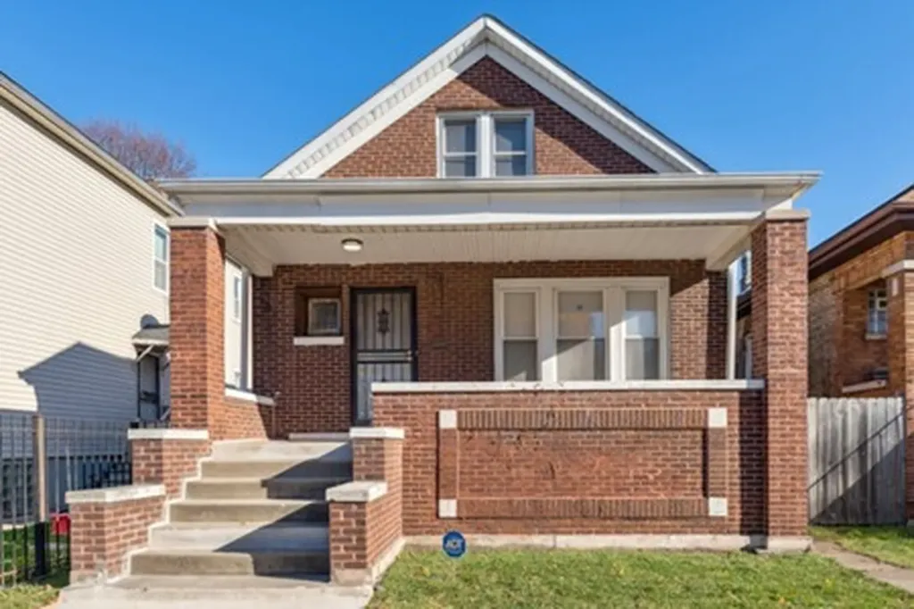 8423 South Colfax Avenue Chicago IL 60617
