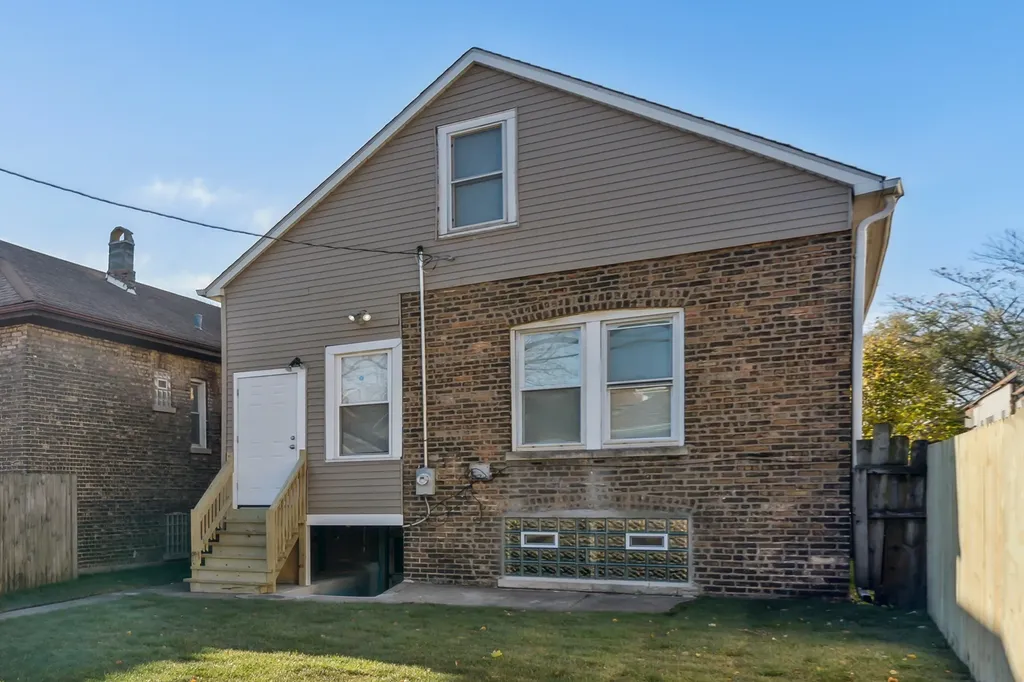 8423 South Colfax Avenue Chicago IL 60617