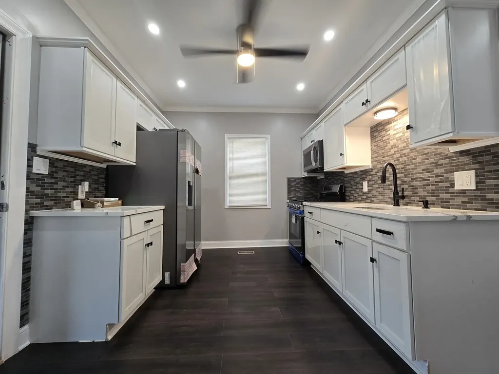 10215 South Emerald Avenue Chicago IL 60628