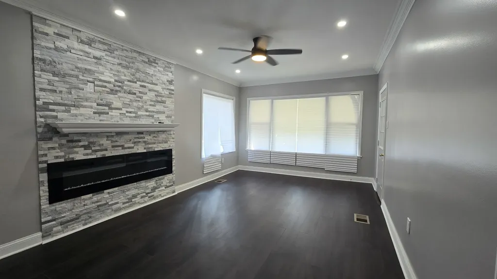 10215 South Emerald Avenue Chicago IL 60628