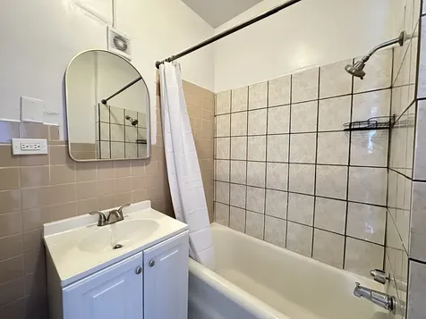 7147 South Constance Avenue Chicago IL 60649