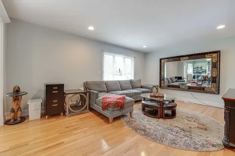 613 Thames Drive Schaumburg IL 60193