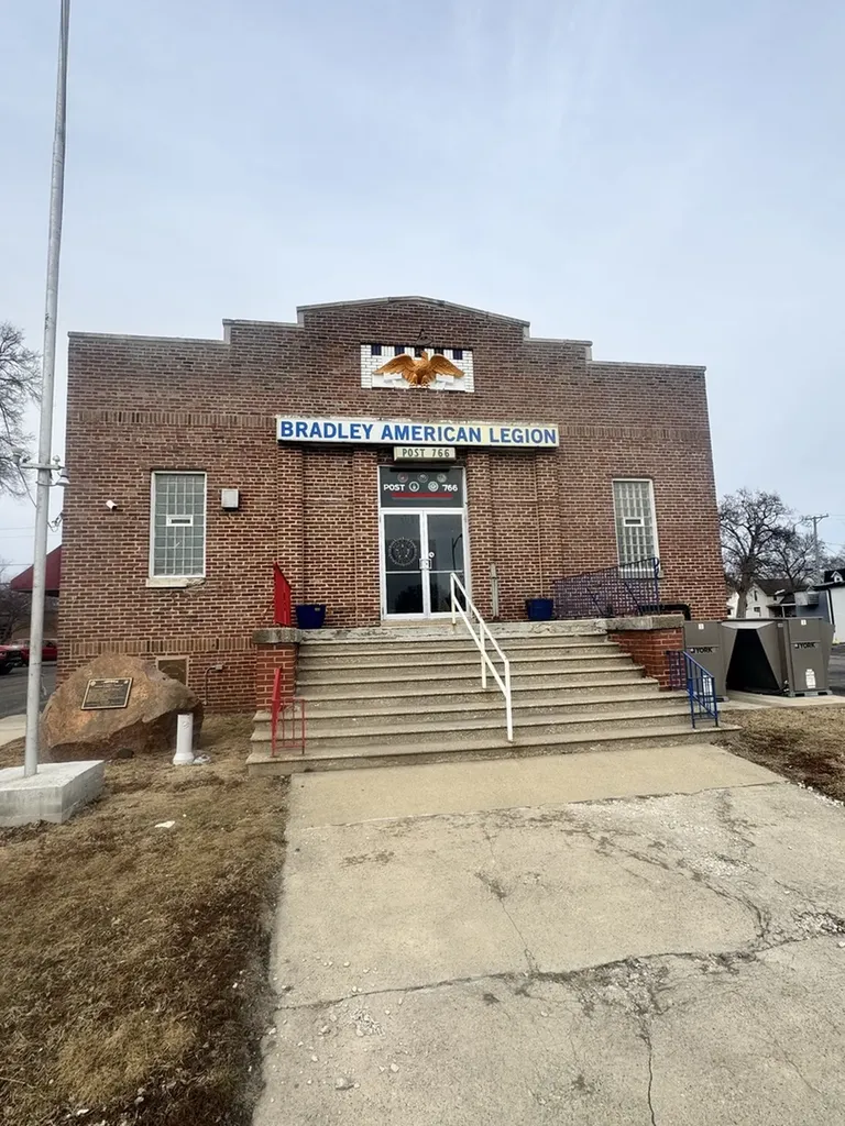 835 West Broadway Street Bradley IL 60915