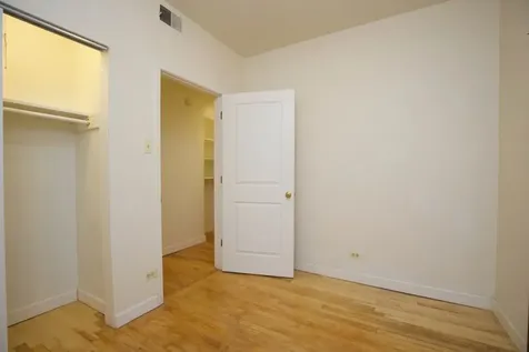 6713 North Sheridan Road Chicago IL 60626