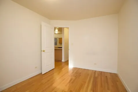 6711 North Sheridan Road Chicago IL 60626