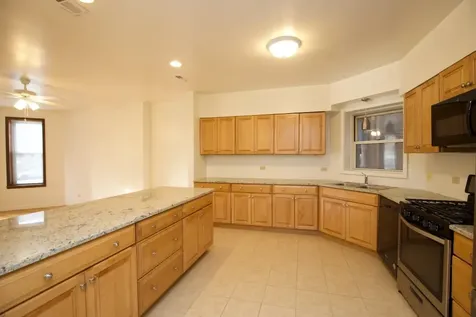 6711 North Sheridan Road Chicago IL 60626