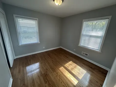 609 East 160th Place South Holland IL 60473