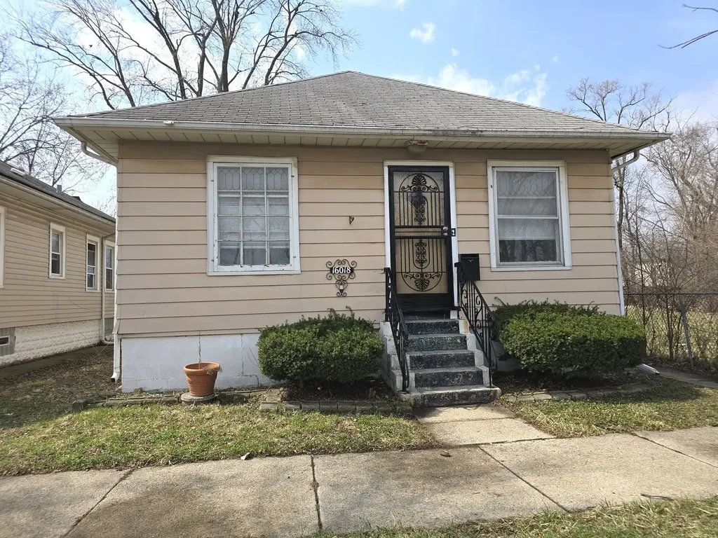 16018 Loomis Avenue Harvey IL 60426