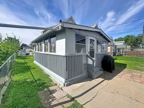 527 19TH Avenue Moline IL 61265