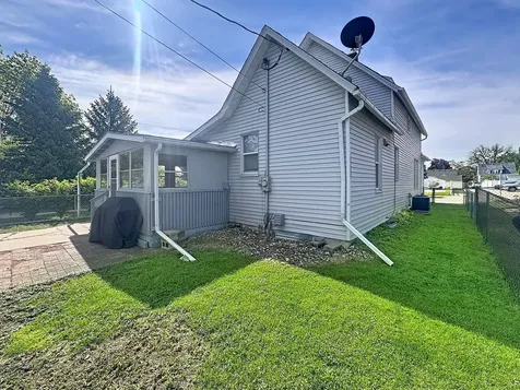 527 19TH Avenue Moline IL 61265