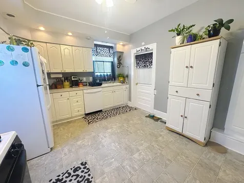 527 19TH Avenue Moline IL 61265