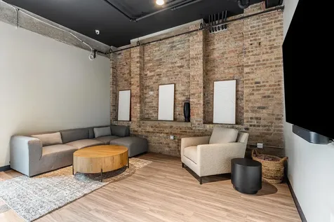 2032 North Clybourn Avenue Chicago IL 60614