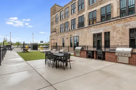 2032 North Clybourn Avenue Chicago IL 60614