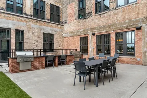2032 North Clybourn Avenue Chicago IL 60614