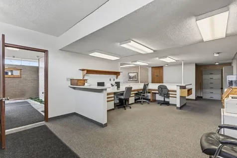 918 16TH Avenue East Moline IL 61244