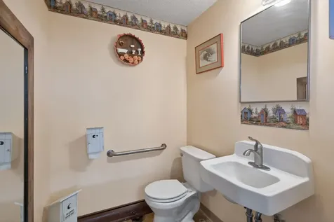 918 16TH Avenue East Moline IL 61244