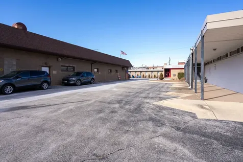 918 16TH Avenue East Moline IL 61244