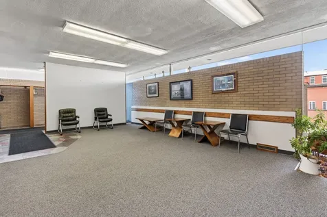 918 16TH Avenue East Moline IL 61244