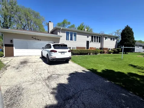 23W464 Olive Court Carol Stream IL 60188