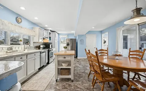121 South Walkup Avenue Crystal Lake IL 60014