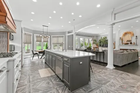 5760 Churchill Lane Libertyville IL 60048