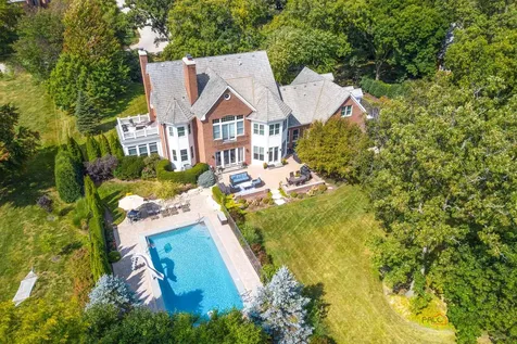 5760 Churchill Lane Libertyville IL 60048