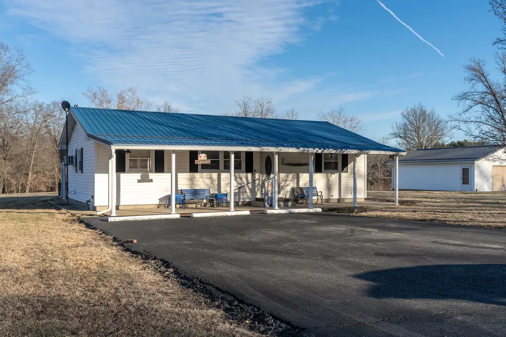 12754 Pease Road Marion IL 62959