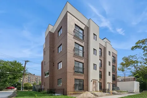 6753 North Hermitage Avenue Chicago IL 60626
