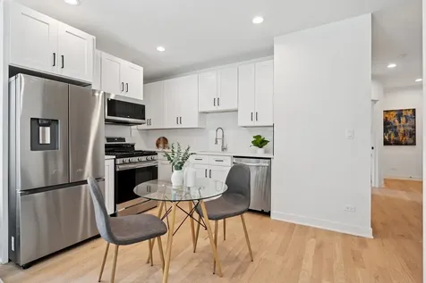 6753 North Hermitage Avenue Chicago IL 60626